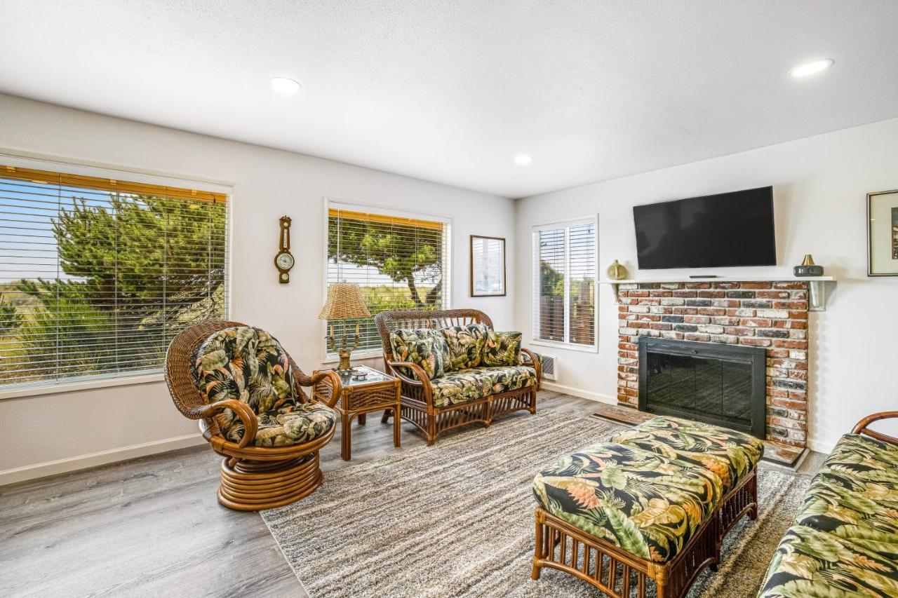 Paradise Beach Rockaway Beach Room photo